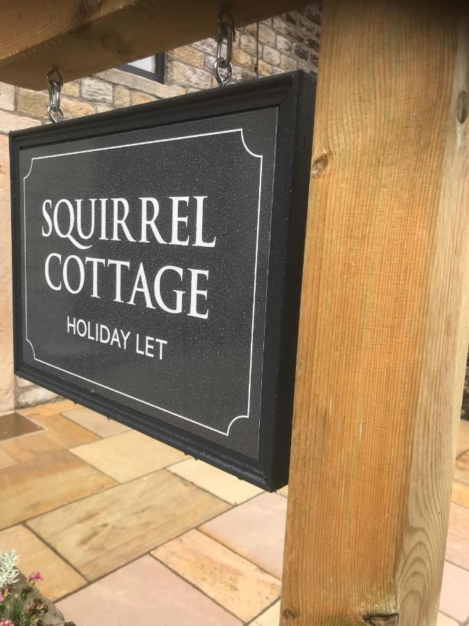 Squirrel Cottage Cowling Exterior foto